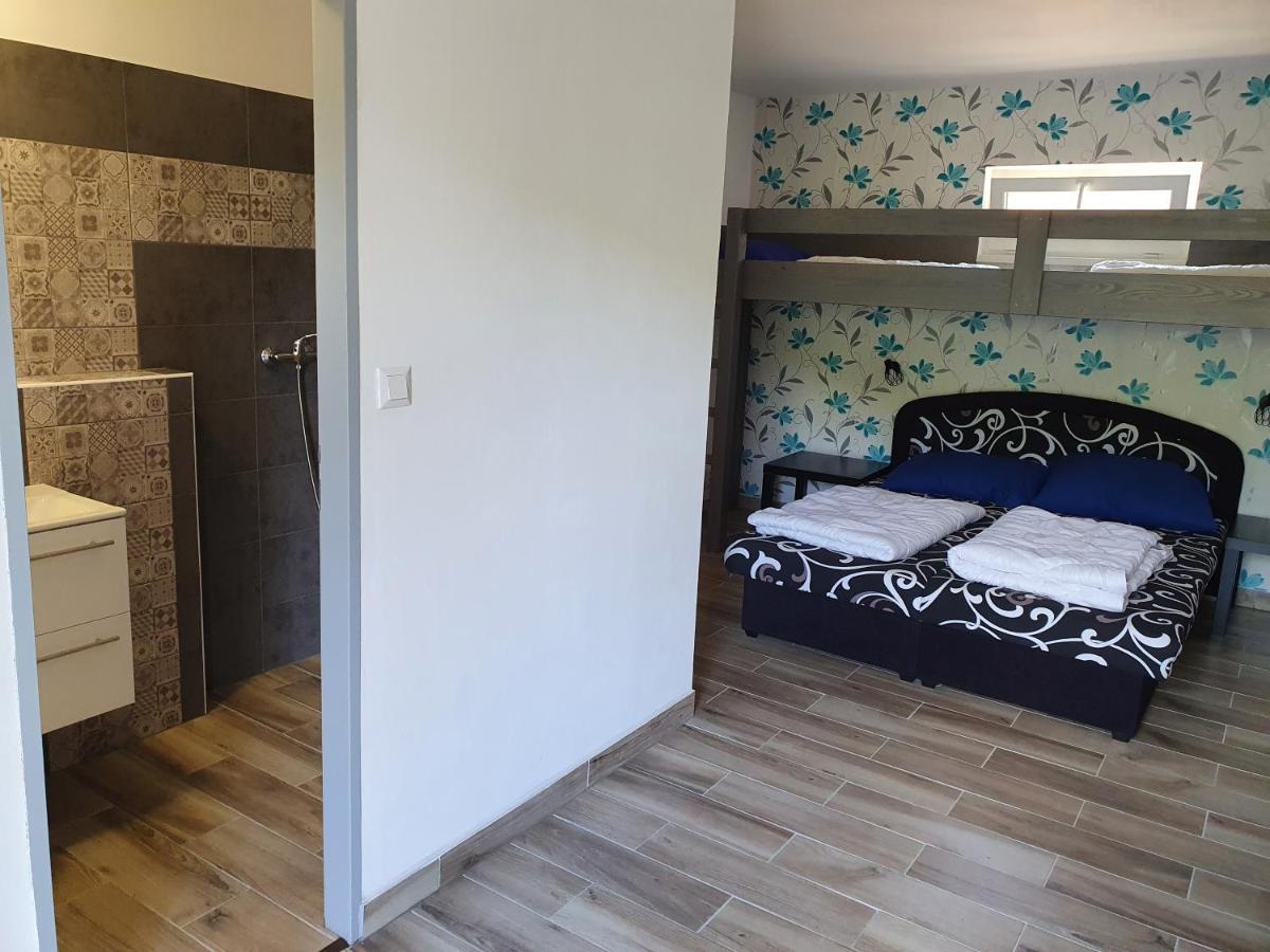 Juniorcamp Nova Zivohost Hotel Křečovice Bagian luar foto