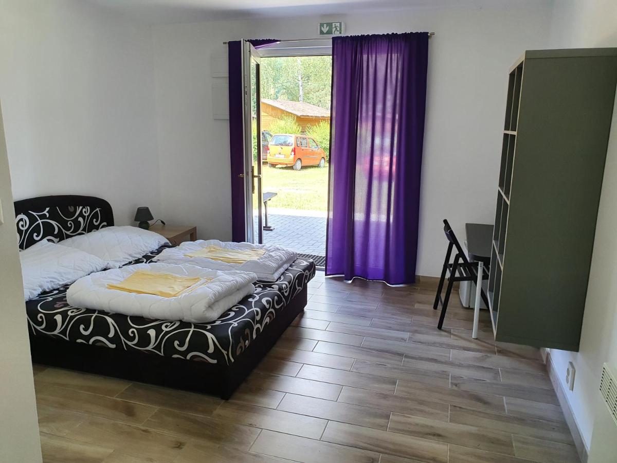 Juniorcamp Nova Zivohost Hotel Křečovice Bagian luar foto