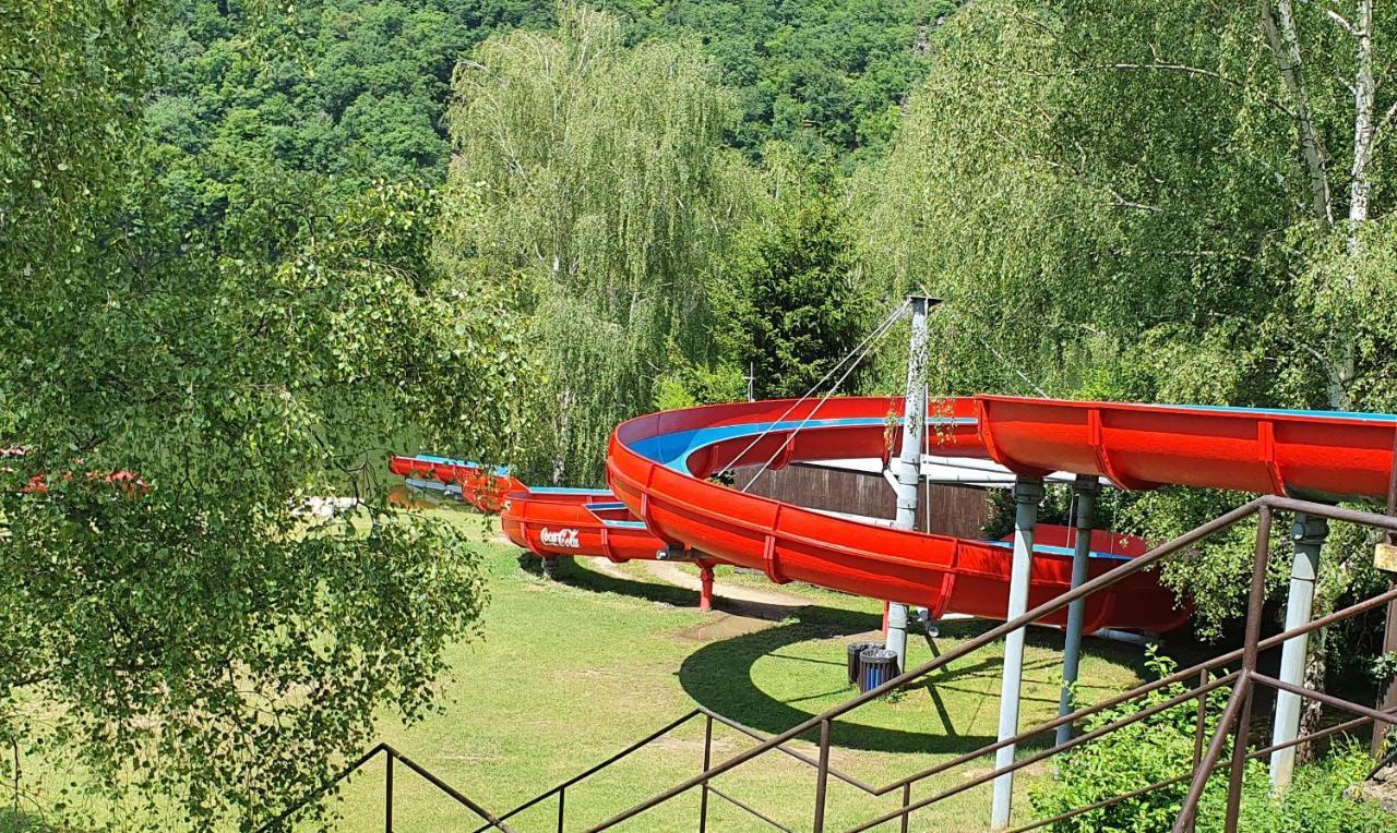 Juniorcamp Nova Zivohost Hotel Křečovice Bagian luar foto